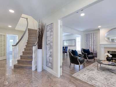 8060 Aspin Drive Drive Richmond, BC V6Y 3K1