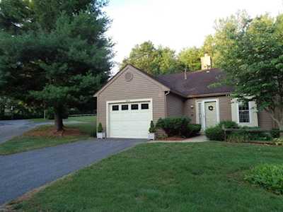 214 Ridgefield Cir #A Clinton, MA 01510