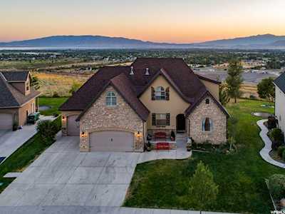 11241 N Park Dr Highland, UT 84003