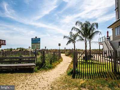 13 144th St #202 Ocean City, MD 21842