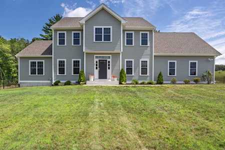 30 Rifleman Way Uxbridge, MA 01569
