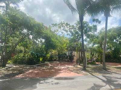601 SW 70th Ave Pembroke Pines, FL 33023