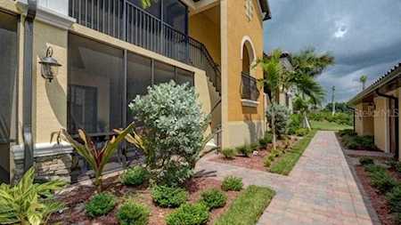 5624 Palmer CENTER #203 Bradenton, FL 34211