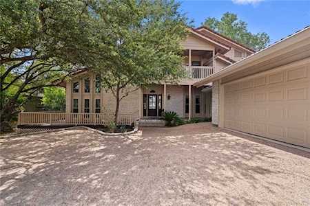 14 Glenway Dr The Hills, TX 78738
