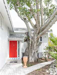 3951 Roberts Point Rd Sarasota, FL 34242