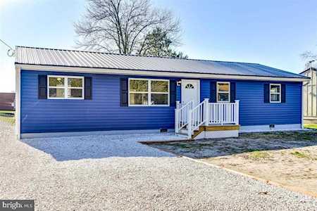 613 Holiday Dr Pocomoke City, MD 21851