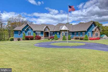 15739 Purcellville Rd Hillsboro, VA 20132