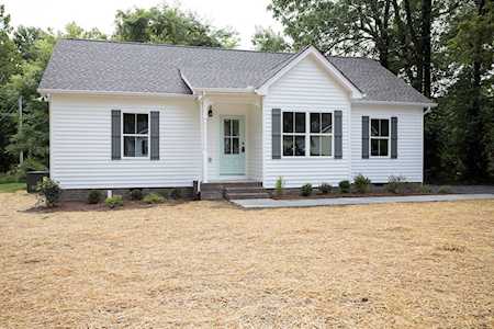 218 W South St Greenbrier, TN 37073