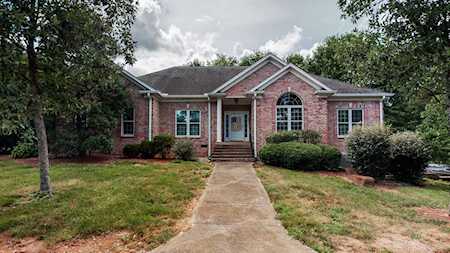 145 Giles Ln Gallatin, TN 37066