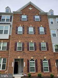 3576 Briarwood Dr Dumfries, VA 22026