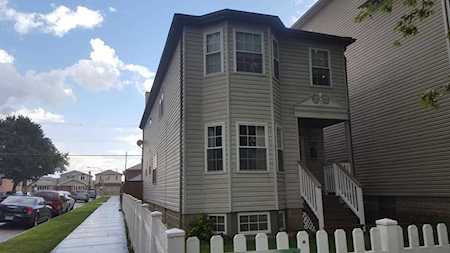 568 W 43rd Place Chicago, IL 60609
