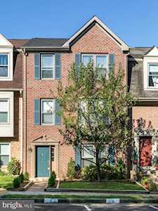5638 Gresham Ln Centreville, VA 20120