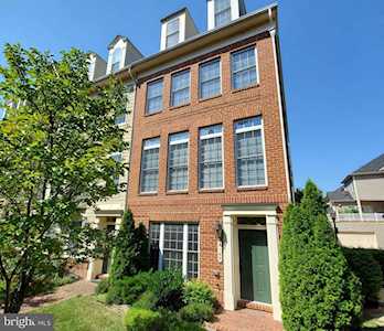 5162 Brawner Place Alexandria, VA 22304