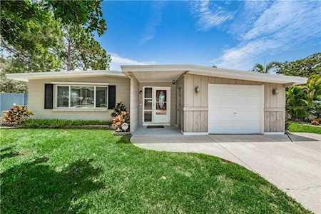 13706 Antigua Dr Seminole, FL 33776