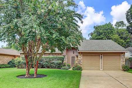 823 Mayweather Ln Richmond, TX 77406