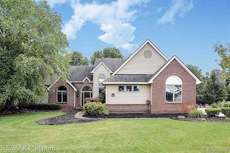 8134 Lee Rd Green Oak Twp, MI 48116