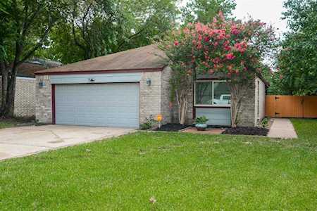 17302 Baronshire Dr Houston, TX 77070
