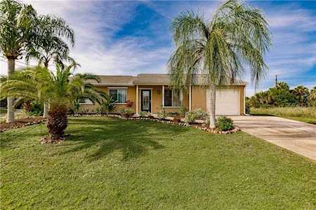 18255 Arapahoe CIRCLE Port Charlotte, FL 33948
