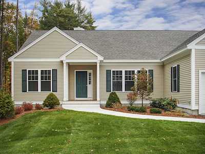 262 Scenic Dr Manchester, NH 03104