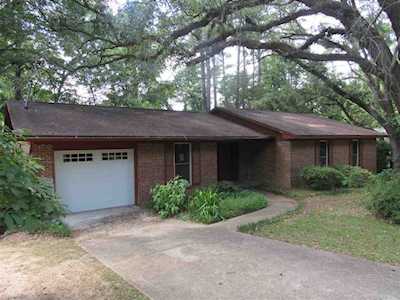 2320 Kara Dr Tallahassee, FL 32303