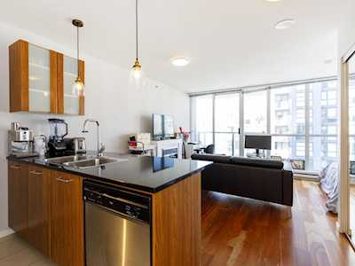 1199 Seymour Street #1403 Vancouver, BC V6B 1K3