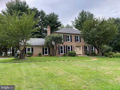 919 Jaysmith St Great Falls, VA 22066