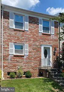 2090 Lake Grove Ln Crofton, MD 21114