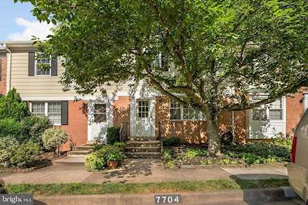 7704 Trevino Ln Falls Church, VA 22043