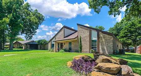 2034 Sierra Drive Lewisville, TX 75077