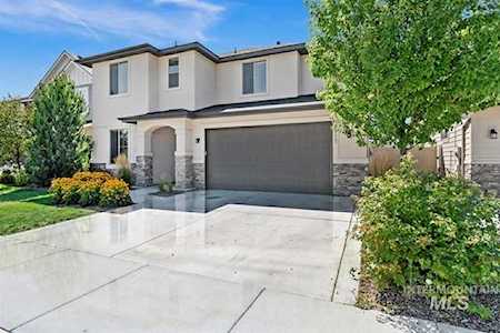 8117 S Red Cliff Ave Boise, ID 83716