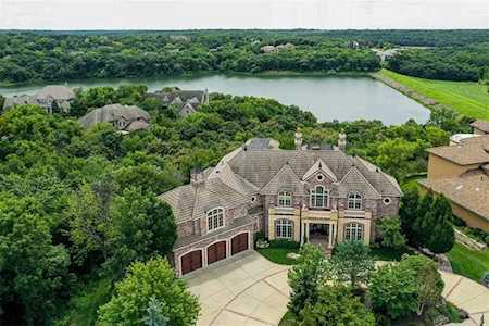 27596 W Highland Circle Olathe, KS 66061