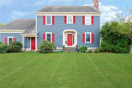 11 Wyndham Hill Rd Middletown, RI 02842