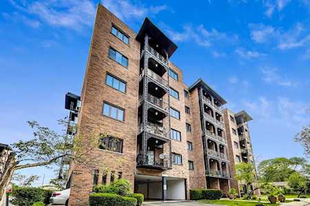 9332 Landings Ln #407 Des Plaines, IL 60016