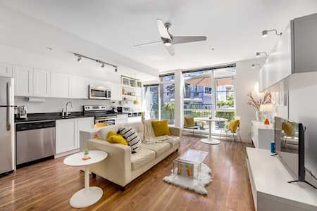 2511 Quebec Street #206 Vancouver, BC V5T 0B6