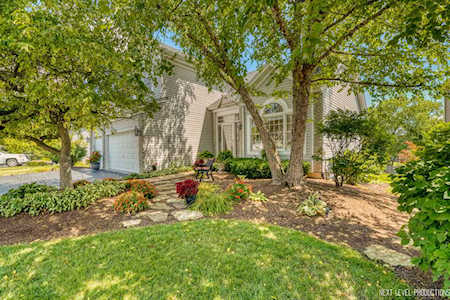 3133 Secretariat Dr Aurora, IL 60502