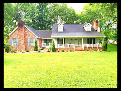 1300 Chestnut Dr Brentwood, TN 37027