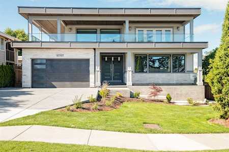 15767 Roper Avenue White Rock, BC V4B 2H2