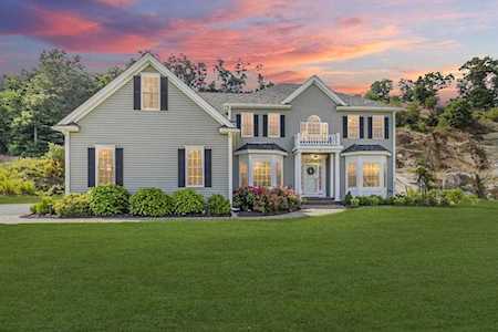 172 Mohawk Path Holliston, MA 01746