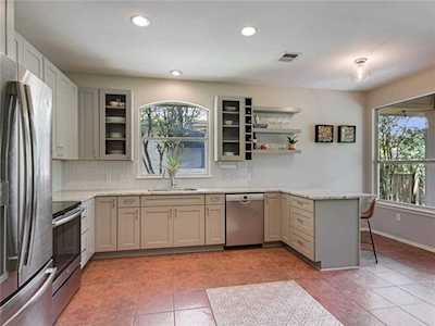 5112 Crystal Water Dr Austin, TX 78735