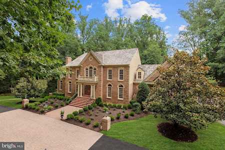 1125 Brook Valley Ln Mclean, VA 22102