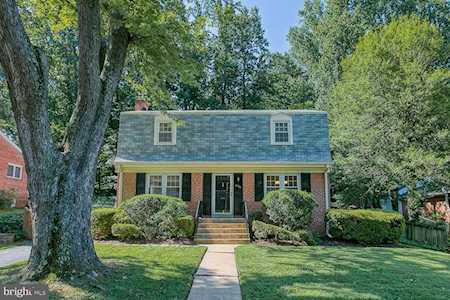 6521 Oakwood Dr Falls Church, VA 22041