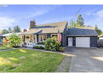 10821 NE Fargo St Portland, OR 97220