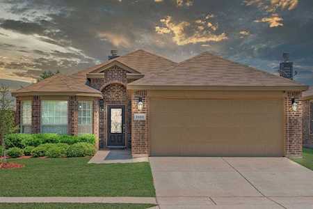 1421 Red River Drive Aubrey, TX 76227