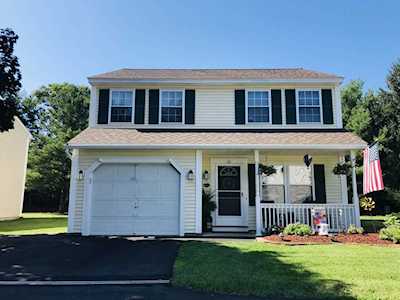 10 Mulberry Way #10 Tewksbury, MA 01876