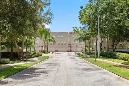 641 Siren Wind Ln Clearwater, FL 33756