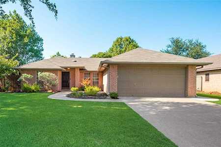629 Meadow Lane Roanoke, TX 76262