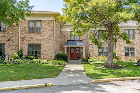 1800 Manor House Dr #202 Louisville, KY 40220