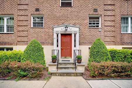 55 Rockledge Road #20E Bronxville, NY 10708