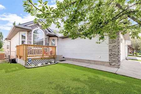 127 West Lakeview Passage Chestermere, AB T1X 1G8