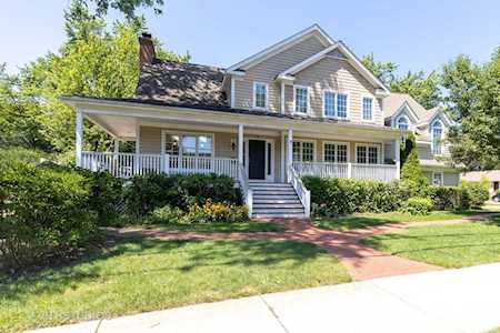 636 Lill St Barrington, IL 60010